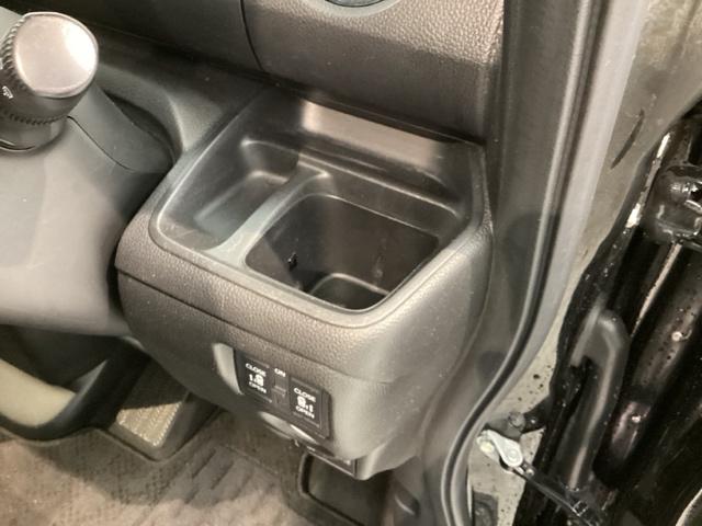 N-BOXカスタム Lターボ/HSENSING/最長5年保証/禁煙車/1オ-ナ- ナビVXM-214VFi/Rカメラ/TV/CD/DVD/Bluetooth/USB/iPod/オートリトラミラー/両側Pスライドドア/Sエアバッグ/Sカーテンエアバッグ/Sバックテーブル/シートヒータ(30枚目)