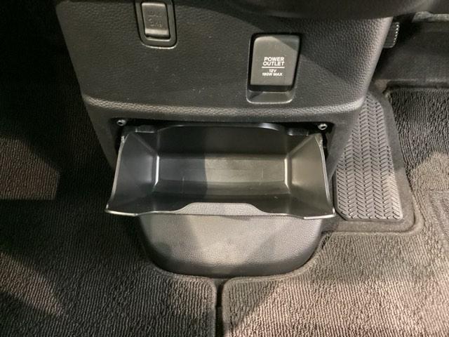 N-BOXカスタム Lターボ/HSENSING/最長5年保証/禁煙車/1オ-ナ- ナビVXM-214VFi/Rカメラ/TV/CD/DVD/Bluetooth/USB/iPod/オートリトラミラー/両側Pスライドドア/Sエアバッグ/Sカーテンエアバッグ/Sバックテーブル/シートヒータ(31枚目)