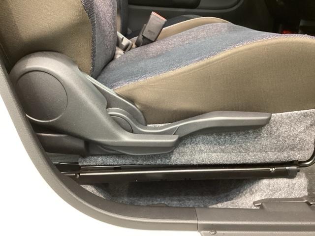 アルト Ｌ／最長５年保証／禁煙車　ディスプレイオーディオ／Ｂｌｕｅｔｏｏｔｈ／ＵＳＢ／ｉＰｏｄ／Ｒカメラ／Ｓエアバック／カーテンエアバック／ＡＢＳ／４ＷＤ／オートライト／シートヒーター／ドアバイザー／フロアマット（ゴムマット）　禁煙（13枚目）