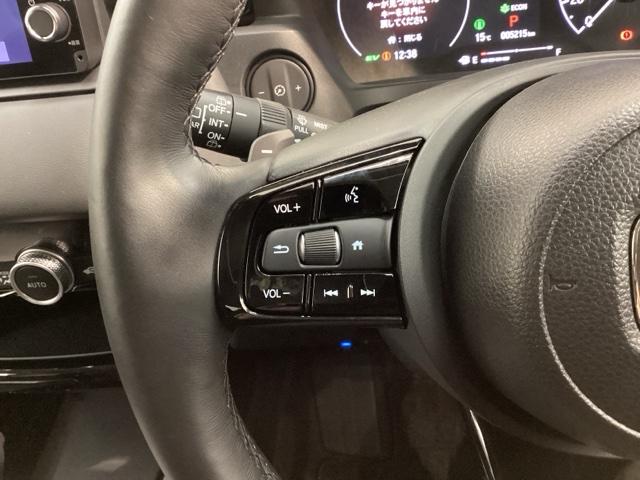 ヴェゼル ｅ：ＨＥＶＺ　ブラインドスポット／アダプティブドライビングビーム／Ｈｏｎｄａ　ＣＯＮＮＥＣＴ／Ｒカメラ／Ｂｌｕｅｔｏｏｔｈ／ＵＳＢ／ｉＰｏｄ／ＡｐｐｌｅＣａｒＰｌａｙ／ＥＴＣ／ドラレコ／シートヒータ／Ｐテールゲート（10枚目）