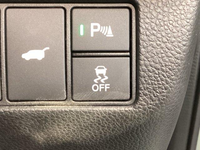 ヴェゼル ｅ：ＨＥＶＺ　ブラインドスポット／アダプティブドライビングビーム／Ｈｏｎｄａ　ＣＯＮＮＥＣＴ／Ｒカメラ／Ｂｌｕｅｔｏｏｔｈ／ＵＳＢ／ｉＰｏｄ／ＡｐｐｌｅＣａｒＰｌａｙ／ＥＴＣ／ドラレコ／シートヒータ／Ｐテールゲート（13枚目）