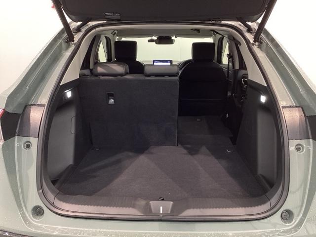 ヴェゼル ｅ：ＨＥＶＺ　ブラインドスポット／アダプティブドライビングビーム／Ｈｏｎｄａ　ＣＯＮＮＥＣＴ／Ｒカメラ／Ｂｌｕｅｔｏｏｔｈ／ＵＳＢ／ｉＰｏｄ／ＡｐｐｌｅＣａｒＰｌａｙ／ＥＴＣ／ドラレコ／シートヒータ／Ｐテールゲート（35枚目）