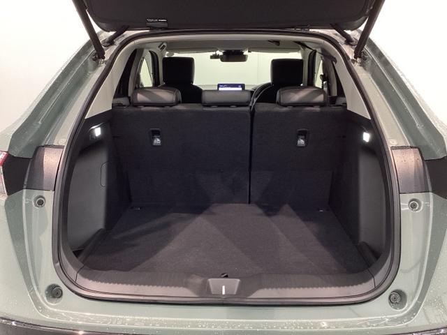 ヴェゼル ｅ：ＨＥＶＺ　ブラインドスポット／アダプティブドライビングビーム／Ｈｏｎｄａ　ＣＯＮＮＥＣＴ／Ｒカメラ／Ｂｌｕｅｔｏｏｔｈ／ＵＳＢ／ｉＰｏｄ／ＡｐｐｌｅＣａｒＰｌａｙ／ＥＴＣ／ドラレコ／シートヒータ／Ｐテールゲート（36枚目）