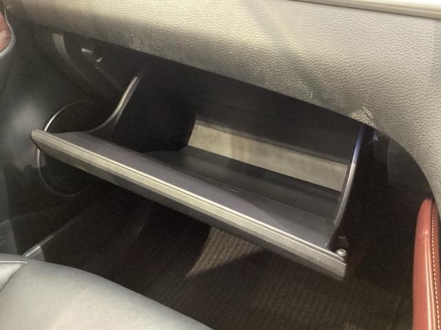 ハリアー プレミアム/革シ-ト/1年保証/禁煙車/ワンオ-ナ- ナビNSZT-Y64T/TV/Rカメラ/CD録音/CD/DVD/Bluetooth/USB/ETC/衝突軽減B/LEDライト/横滑り防止/シ-トヒ-タ-/電動シ-ト/クルコン/アルミ/ドアバイザー(29枚目)