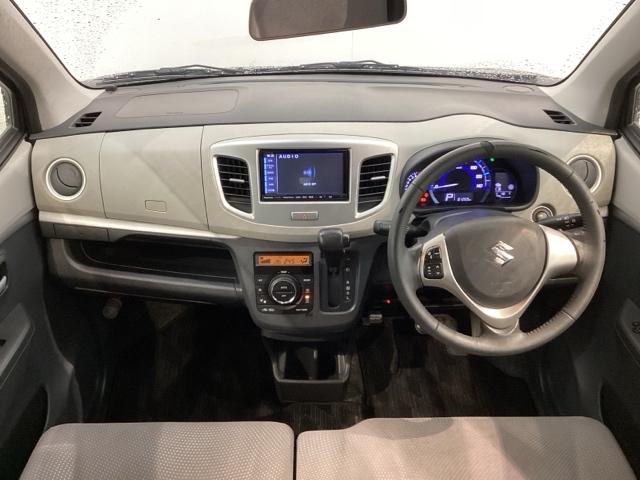 ワゴンR FZ/保証付/禁煙車/ナビCN-300D TV/Rカメラ/CD/Bluetooth/USB/iPod/HDMI/ETC/アルミ/ドアバイザー/フロアマット/保証書/取説/スマートキー/スペアキー/横滑り防止/Fベンチシート/オートエアコン(8枚目)