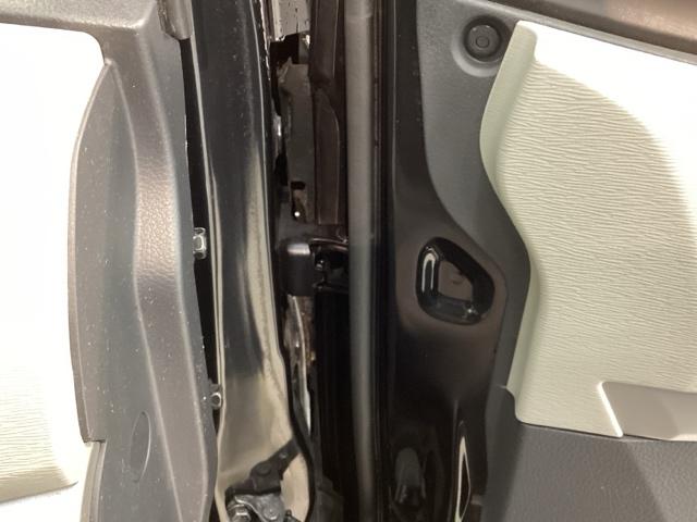 ワゴンR FZ/保証付/禁煙車/ナビCN-300D TV/Rカメラ/CD/Bluetooth/USB/iPod/HDMI/ETC/アルミ/ドアバイザー/フロアマット/保証書/取説/スマートキー/スペアキー/横滑り防止/Fベンチシート/オートエアコン(41枚目)