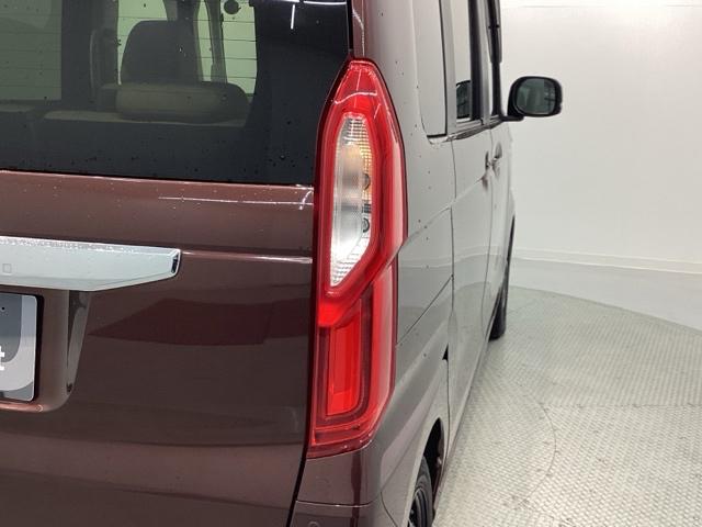 N-BOX L H SENSING 最長5年保証 ワンオ-ナ- ナビ TV Rカメラ BTオ-ディオ シ-トヒ-タ- LEDライト VSA クルコン スマ-トキ- 盗難防止装置 整備記録簿 AAC ドアバイザ- PW(45枚目)