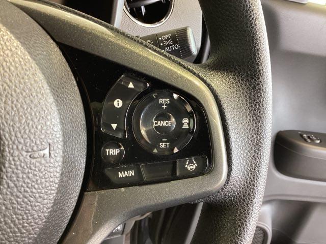 クルーズコントロールを装備しています。高速道路などで一定の速度で走ってくれるので運転が楽ですよ!速度を設定できますので、スピードの出しすぎにも注意できます。