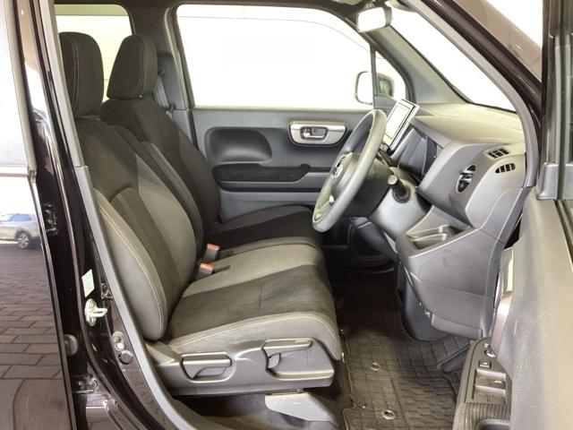 シートは厚めのクッションですのでゆったり座れますよ。