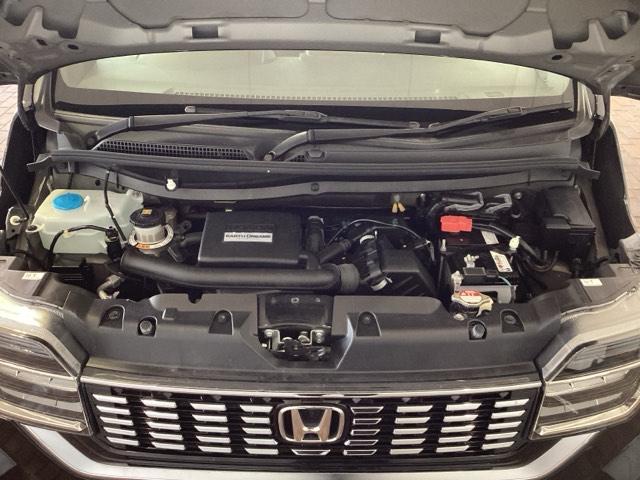 専門業者にて内外装のクリーニングを実施しております!