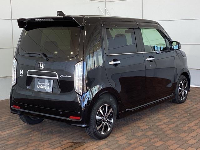 専門業者にて内外装のクリーニングを実施しております!