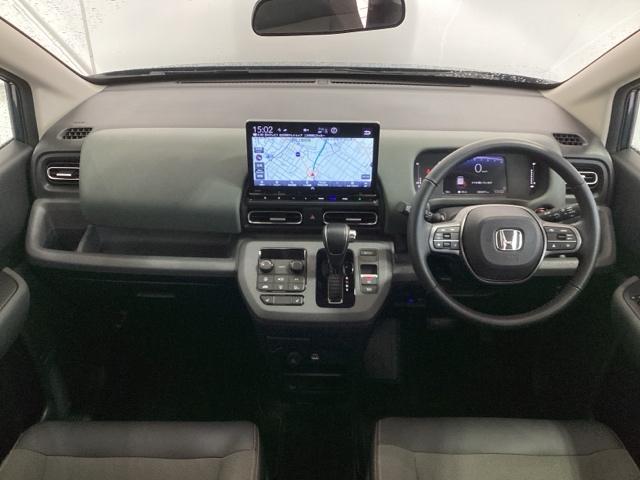 フリード クロスター H SENSING 新車保証 ワンオ-ナ- ナビLXM-247VFLi TV Rカメラ CD録音 BTオ-ディオ DVD ETC LEDライト 両側電動ドア VSA シ-トヒ-タ- クルコン アルミ(9枚目)