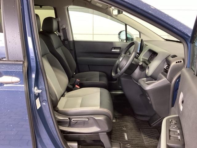 フリード クロスター H SENSING 新車保証 ワンオ-ナ- ナビLXM-247VFLi TV Rカメラ CD録音 BTオ-ディオ DVD ETC LEDライト 両側電動ドア VSA シ-トヒ-タ- クルコン アルミ(17枚目)