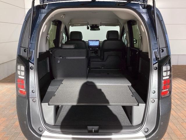 フリード クロスター H SENSING 新車保証 ワンオ-ナ- ナビLXM-247VFLi TV Rカメラ CD録音 BTオ-ディオ DVD ETC LEDライト 両側電動ドア VSA シ-トヒ-タ- クルコン アルミ(35枚目)