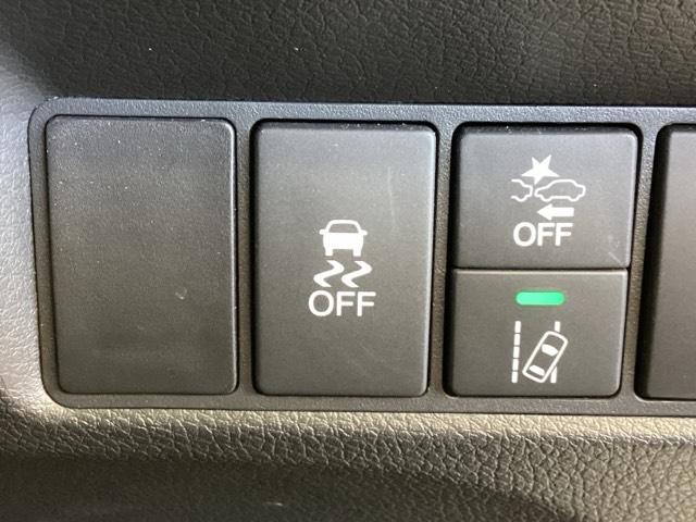 ジェイド ハイブリッドＸ　Ｈ　ＳＥＮＳＩＮＧ　１年保証　ワンオ－ナ－　純正ナビ　ＴＶ　Ｒカメラ　ＢＴオ－ディオ　ＤＶＤ　ＥＴＣ　ＬＥＤライト　ＶＳＡ　クルコン　アルミ　スマ－トキ－　盗難防止装置　整備記録簿　ＡＡＣ　スペアキ－（13枚目）