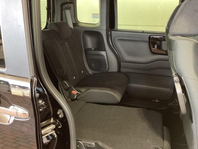 専門業者にて内外装のクリーニングを実施しております！