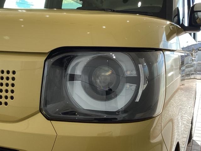 ＬＥＤヘッドライトは、点灯の瞬間から最大光量を発揮し、突然暗くなるトンネルなどでの安定感を高めます。