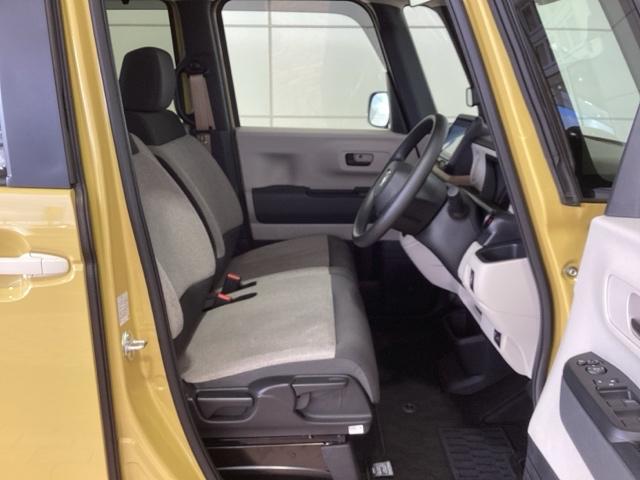 シートは厚めのクッションですのでゆったり座れますよ。