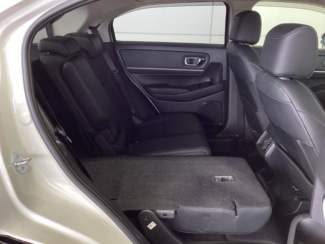 専門業者にて内外装のクリーニングを実施しております！