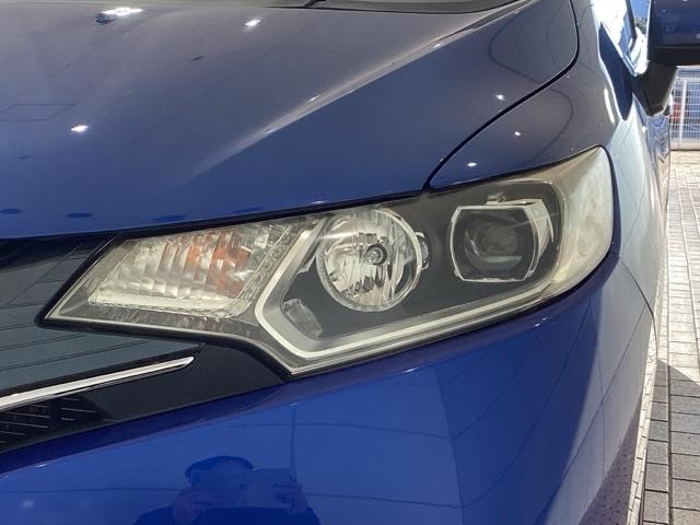 フィット １３Ｇ・Ｌパッケージ　あんしんＰＫＧ　１年保証　ワンオ－ナ－　ナビＶＸＭ－１５２ＶＦｉ　ＴＶ　Ｒカメラ　ＣＤ録音　ＢＴオ－ディオ　ＤＶＤ　ＥＴＣ　ＬＥＤライト　ＶＳＡ　アルミ　スマ－トキ－　スペアキ－　ドアバイザ－　ＡＡＣ（7枚目）