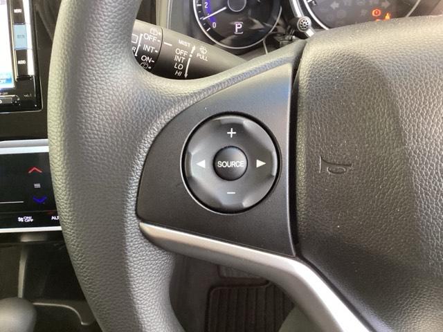 フィット １３Ｇ・Ｌパッケージ　あんしんＰＫＧ　１年保証　ワンオ－ナ－　ナビＶＸＭ－１５２ＶＦｉ　ＴＶ　Ｒカメラ　ＣＤ録音　ＢＴオ－ディオ　ＤＶＤ　ＥＴＣ　ＬＥＤライト　ＶＳＡ　アルミ　スマ－トキ－　スペアキ－　ドアバイザ－　ＡＡＣ（9枚目）