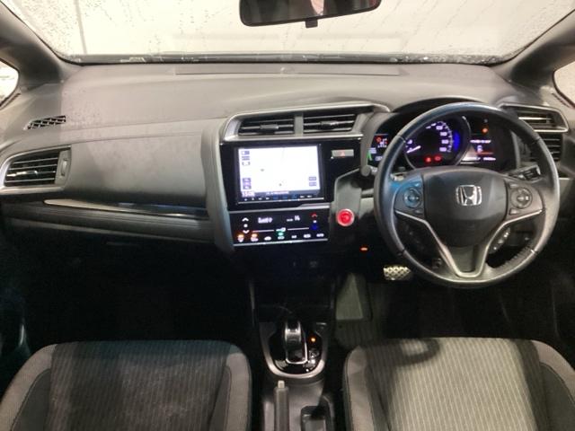 フィットハイブリッド Ｓホンダセンシング　１年保証　ワンオ－ナ－　ナビＶＸＭ－１８５ＶＦＥｉ　ＴＶ　Ｒカメラ　ＣＤ録音　ＢＴオ－ディオ　ＤＶＤ　ＥＴＣ　ＬＥＤライト　ＶＳＡ　クルコン　スマ－トキ－　スペアキ－　盗難防止装置　整備記録簿　ＡＡＣ（8枚目）