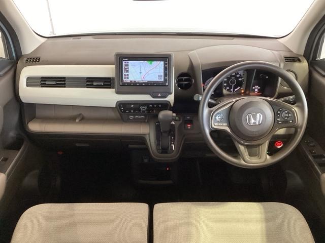 �g���₷�����C�A�E�g�̃_�b�V���{�[�h���ӂł��B�I�[�g�G�A�R���⏬������ȂǊ��������������ڂł��B