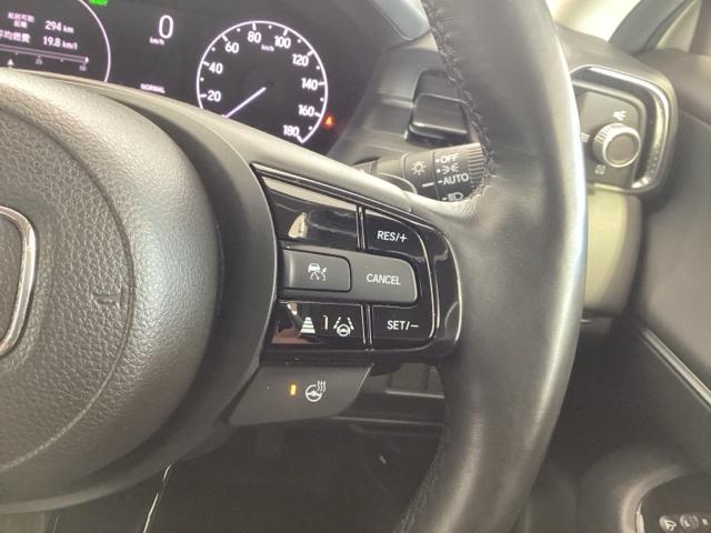 ヴェゼル ｅ：ＨＥＶＺ　ＨＳＥＮＳＩＮＧ最長５年保証ワンオ－ナ－　衝突回避支援ブレーキ機能　１オナ　スマキ　Ｐトランク　フルオートエアコン　エアバッグ　両席エアバック　Ｒカメ　記録簿付　パワーウィンドウ　ＬＥＤランプ　ＵＳＢ（10枚目）