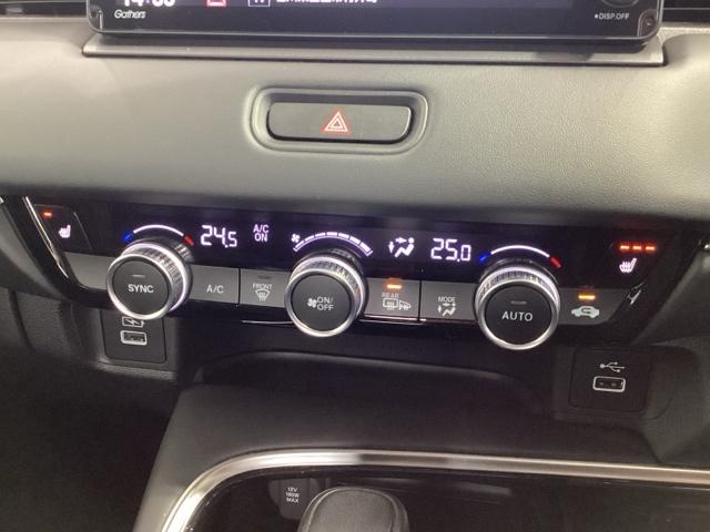 ヴェゼル ｅ：ＨＥＶＺ　ＨＳＥＮＳＩＮＧ最長５年保証ワンオ－ナ－　衝突回避支援ブレーキ機能　１オナ　スマキ　Ｐトランク　フルオートエアコン　エアバッグ　両席エアバック　Ｒカメ　記録簿付　パワーウィンドウ　ＬＥＤランプ　ＵＳＢ（13枚目）