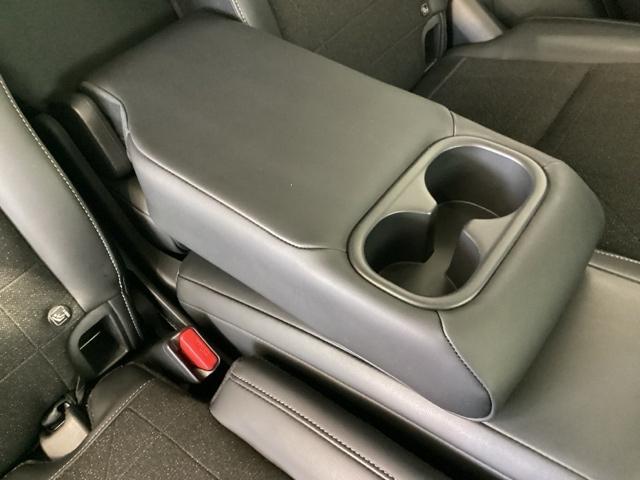 ヴェゼル ｅ：ＨＥＶＺ　ＨＳＥＮＳＩＮＧ最長５年保証ワンオ－ナ－　衝突回避支援ブレーキ機能　１オナ　スマキ　Ｐトランク　フルオートエアコン　エアバッグ　両席エアバック　Ｒカメ　記録簿付　パワーウィンドウ　ＬＥＤランプ　ＵＳＢ（30枚目）