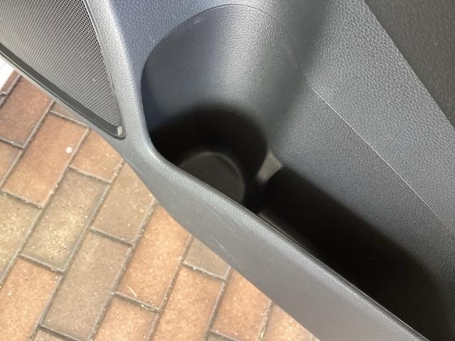 ヴェゼル ｅ：ＨＥＶＺ　ＨＳＥＮＳＩＮＧ最長５年保証ワンオ－ナ－　衝突回避支援ブレーキ機能　１オナ　スマキ　Ｐトランク　フルオートエアコン　エアバッグ　両席エアバック　Ｒカメ　記録簿付　パワーウィンドウ　ＬＥＤランプ　ＵＳＢ（32枚目）