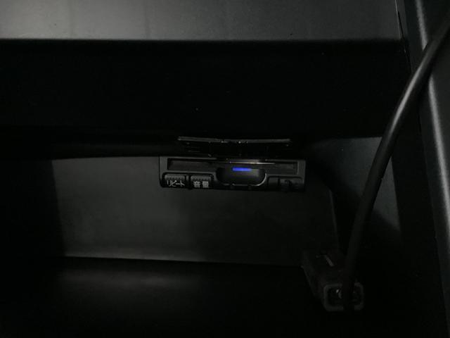 N-BOXカスタム GSSパッケージ あんしんPKG1年保証ワンオ-ナ- 両側パワ-スライドドア TVナビ フルフラット 整備記録簿 スマ-トキ- 1オーナ ETC付き エアコン ESC 盗難防止システム パワーウィンドウ DVD ABS(11枚目)