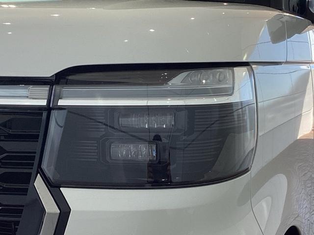 ＬＥＤヘッドライトは、点灯の瞬間から最大光量を発揮し、突然暗くなるトンネルなどでの安定感を高めます。