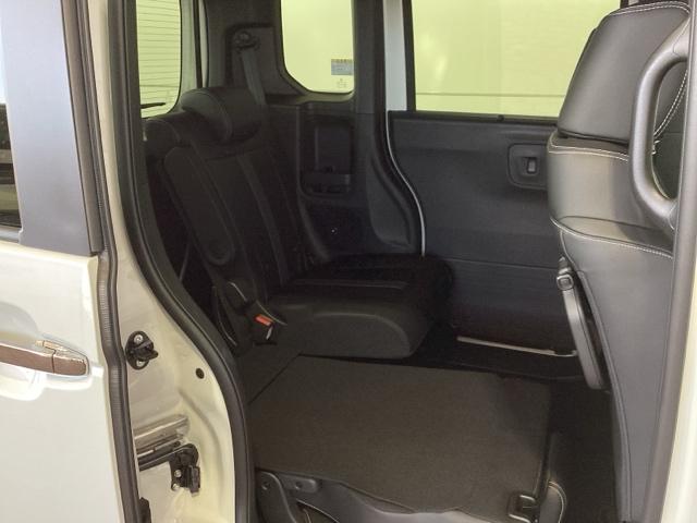 専門業者にて内外装のクリーニングを実施しております！