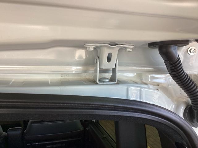 専門業者にて内外装のクリーニングを実施しております！