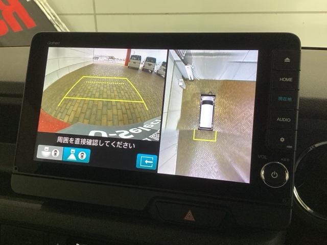 全方位モニターがついています！　車の周囲を３６０°安全確認できるので、普段の駐車はもちろんの事、縦列駐車や幅寄せの際にも活躍してくれますよ。