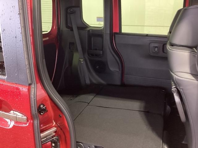 専門業者にて内外装のクリーニングを実施しております！