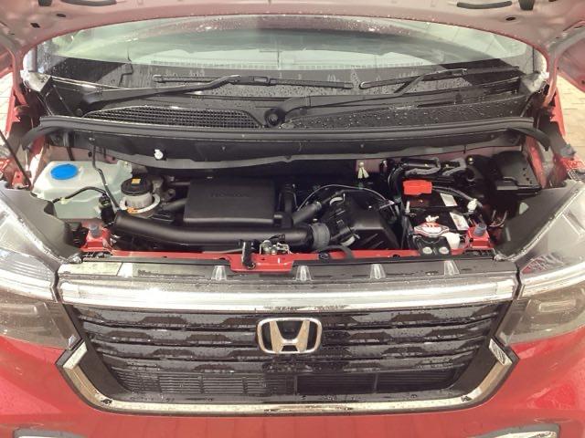 専門業者にて内外装のクリーニングを実施しております！