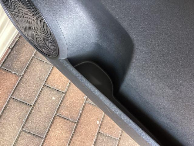 専門業者にて内外装のクリーニングを実施しております！