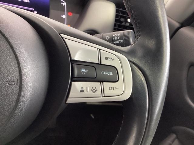 クルーズコントロールを装備しています。高速道路などで一定の速度で走ってくれるので運転が楽ですよ！速度を設定できますので、スピードの出しすぎにも注意できます。