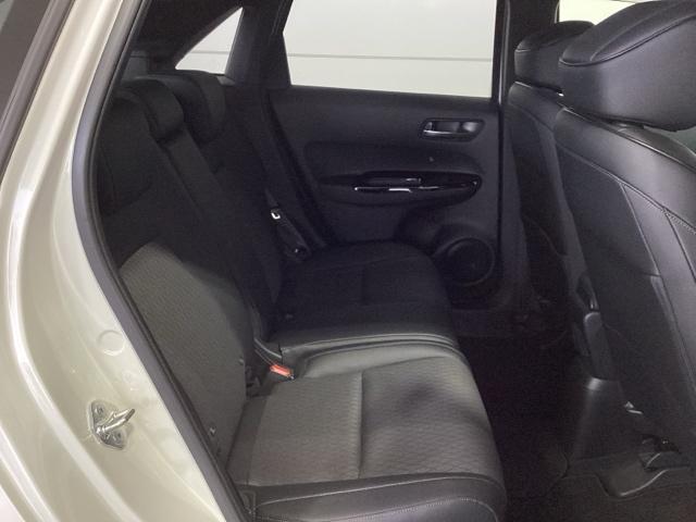 ゆったり座れるリヤシート！足元が広々としていて、乗り心地も良いです！