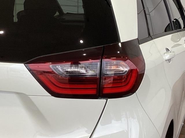 専門業者にて内外装のクリーニングを実施しております！