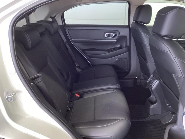 ヴェゼル ｅ：ＨＥＶＺ　Ｈ　ＳＥＮＳＩＮＧ　最長５年保証　ワンオ－ナ－　ナビＬＸＭ－２３２ＶＦＥｉ　ＴＶ　Ｒカメラ　ＢＴオ－ディオ　ＤＶＤ　ＥＴＣ　ＬＥＤライト　ＶＳＡ　シ－トヒ－タ－　クルコン　アルミ　スマ－トキ－　ＡＡＣ（18枚目）