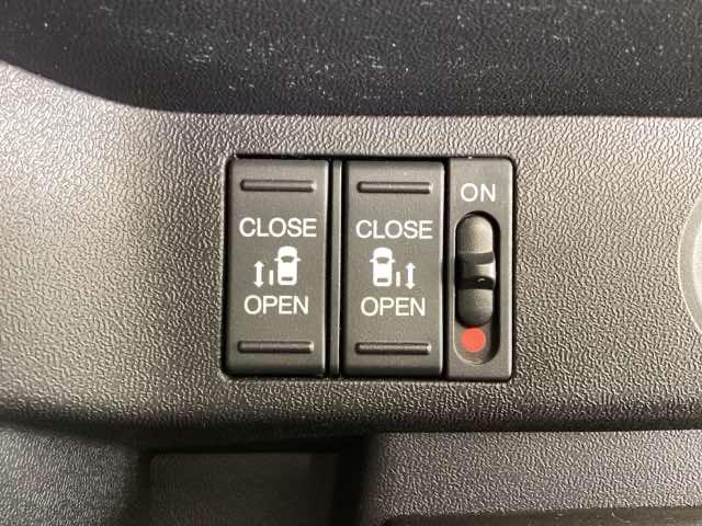 ステップワゴンスパーダ スパーダクールスピリットアドバンスパッケージβ　Ｈ　ＳＥＮＳＩＮＧ　１年保証　ワンオ－ナ－　ナビ　ＴＶ　Ｒカメラ　ＣＤ録音　ＢＴオ－ディオ　ＤＶＤ　ＥＴＣ　ＬＥＤライト　両側電動ドア　ＶＳＡ　シ－トヒ－タ－　クルコン　アルミ　スマ－トキ－　ＡＡＣ（12枚目）