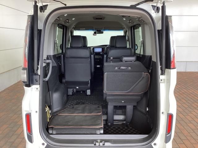 ステップワゴンスパーダ スパーダクールスピリットアドバンスパッケージβ　Ｈ　ＳＥＮＳＩＮＧ　１年保証　ワンオ－ナ－　ナビ　ＴＶ　Ｒカメラ　ＣＤ録音　ＢＴオ－ディオ　ＤＶＤ　ＥＴＣ　ＬＥＤライト　両側電動ドア　ＶＳＡ　シ－トヒ－タ－　クルコン　アルミ　スマ－トキ－　ＡＡＣ（35枚目）