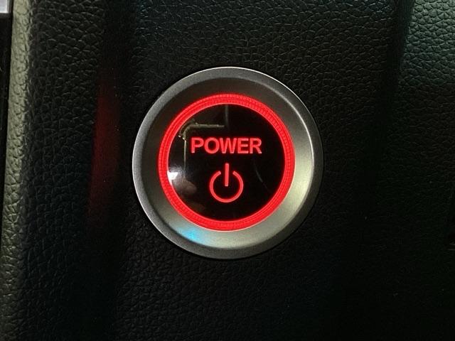 フィットハイブリッド Ｌホンダセンシング　１年保証　ナビ　ＶＸＭ－１７４ＶＦｉ　ＴＶ　Ｒカメラ　ＣＤ録音　ＢＴオ－ディオ　ＤＶＤ　ＥＴＣ　ＬＥＤライト　ＶＳＡ　クルコン　アルミ　スマ－トキ－　盗難防止装置　整備記録簿　ＡＡＣ　スペアキ－　禁煙（14枚目）