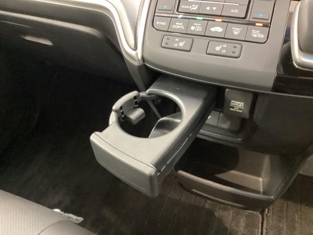 ステップワゴンスパーダ スパーダハイブリッドＧ・ＥＸホンダセンシング　最長５年保証ワンオ－ナ－ナビＴＶ　フルオートエアコン　キーフリー　１オーナ　Ｓヒーター　横滑防止　ＷＡＣ　セキュリティアラーム　ＤＶＤ再生可　パワーウインドウ　サイドカーテンエアバック　エアバッグ（29枚目）