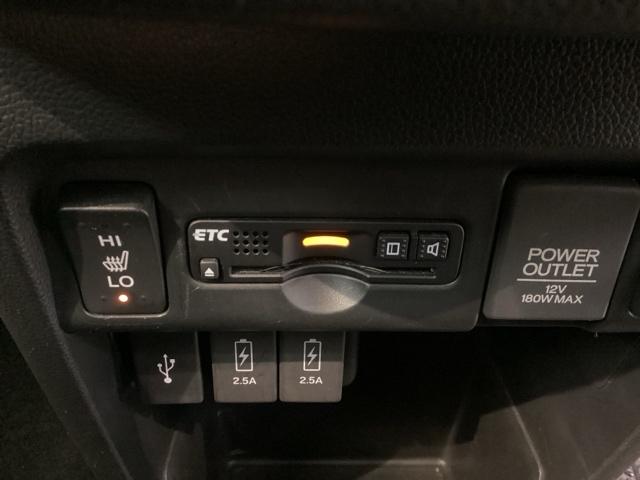 いまや快適なカーライフに欠かせないETCが付いています。