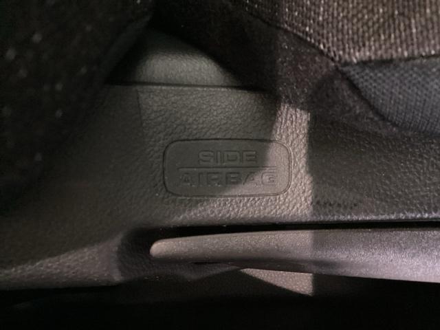 ヴェゼル ｅ：ＨＥＶＸ　ＨｏｎｄａＳＥＮＳＩＮＧ２年保証純正ナビ　誤発進抑制　Ｂカメ　整備記録簿　オートクルーズコントロール　フルセグテレビ　ＬＥＤヘッドランプ　ナビＴＶ　カーテンエアバック　スマートキ－　キーレスエントリー（27枚目）