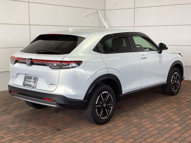 ヴェゼル ｅ：ＨＥＶＸ　ＨｏｎｄａＳＥＮＳＩＮＧ２年保証純正ナビ　誤発進抑制　Ｂカメ　整備記録簿　オートクルーズコントロール　フルセグテレビ　ＬＥＤヘッドランプ　ナビＴＶ　カーテンエアバック　スマートキ－　キーレスエントリー（48枚目）